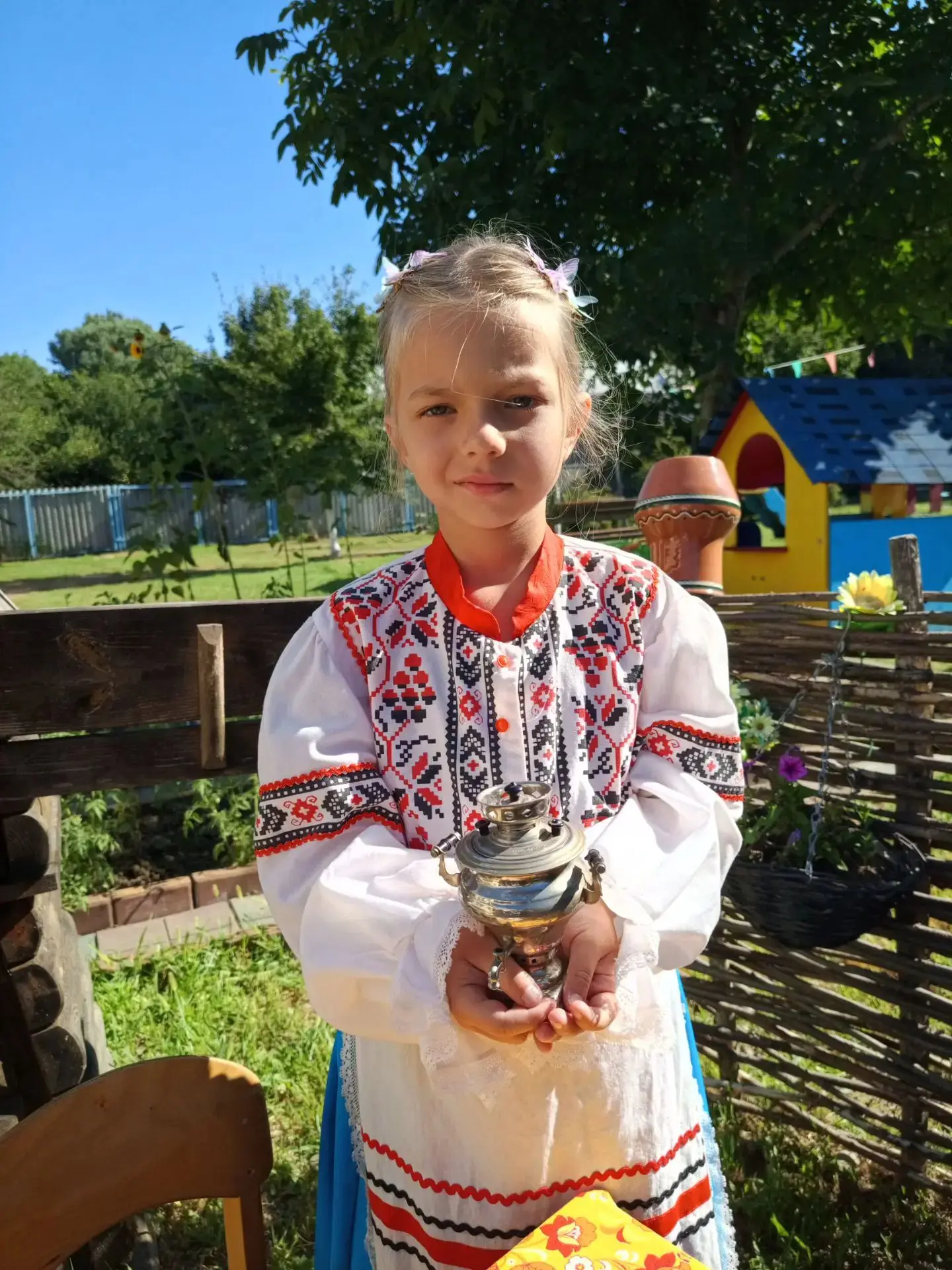 Сегодня мы с ребятами беседовали про самовар. Узнали как он устроен, почему был важен в...
