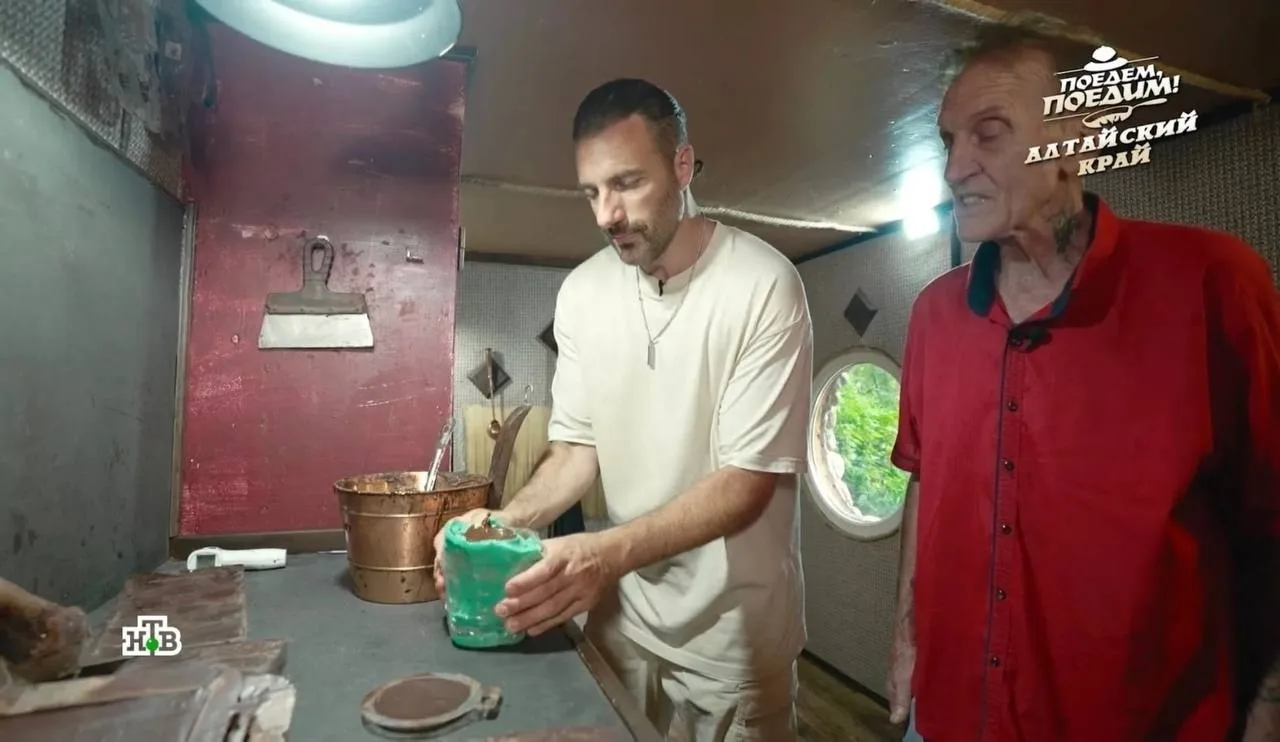 🍯 Ведущий шоу «Поедем, поедим» Федерико Арнальди побывал в Алтайском крае и попробовал...