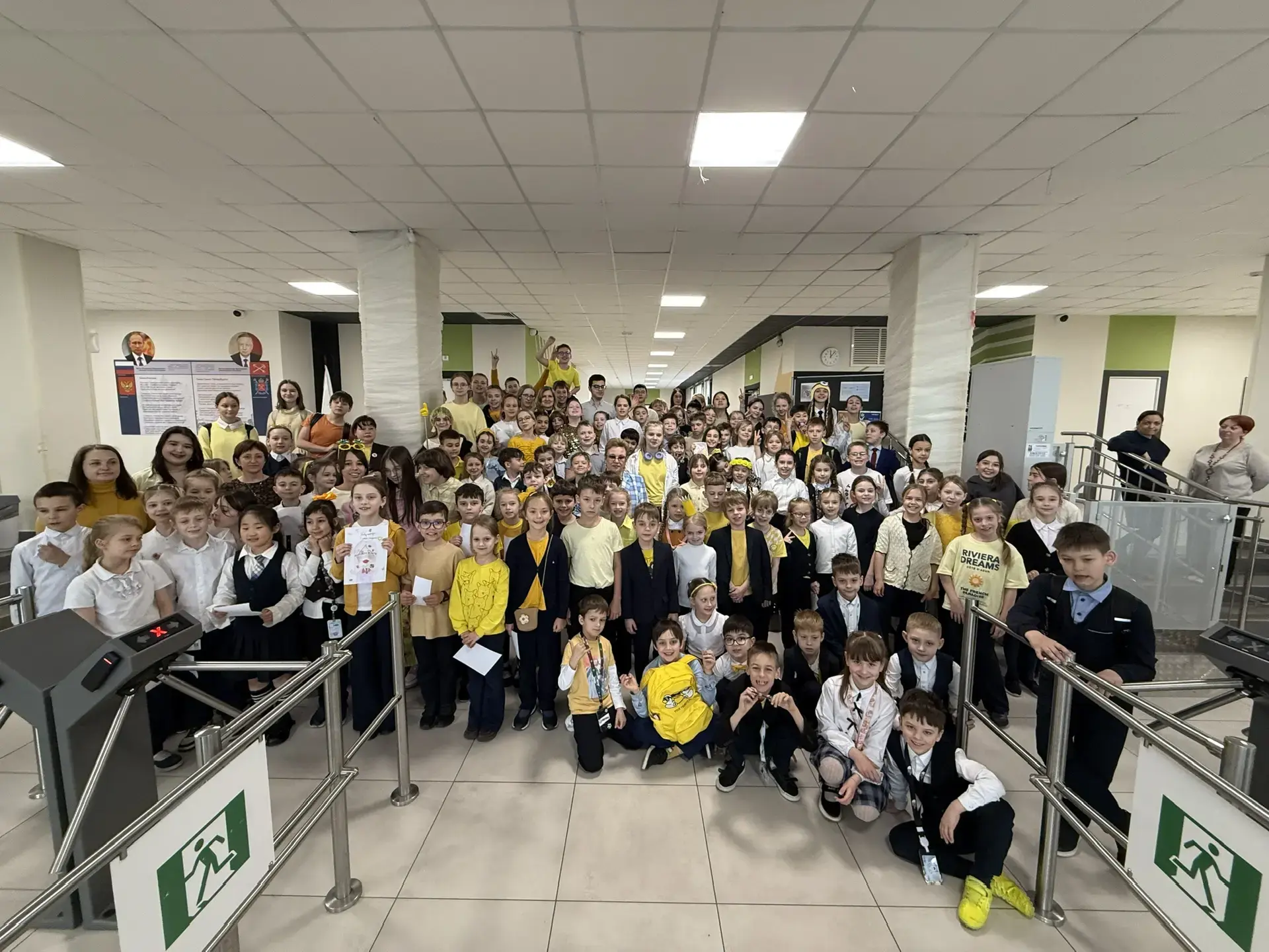 💛 Третий день празднования дня рождения школы выдался солнечным! Вчера у нас был ЖЁЛТЫЙ день. Цвет т