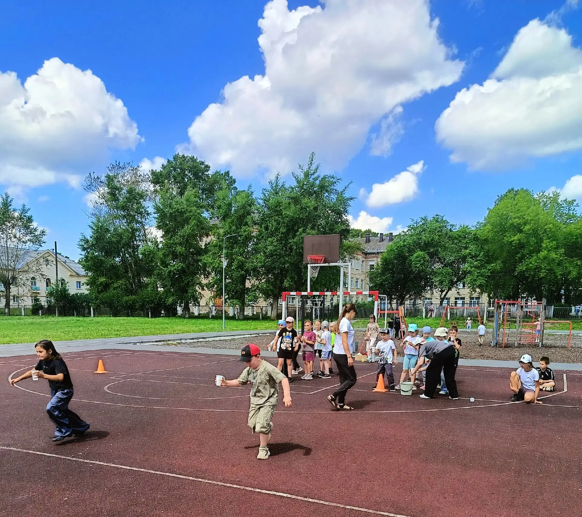 👫 ВМЕСТЕ МЫ СИЛЬНЕЕ!

🥎 16 июня в нашем лагере стал днём здорового образа жизни. У нас состоялась 