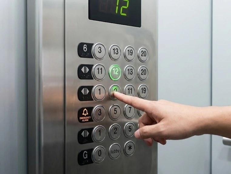 ✅ К 2030 году в регионе намерены провести замену 1 492 лифтовых подъемников. 

В текущем году планир