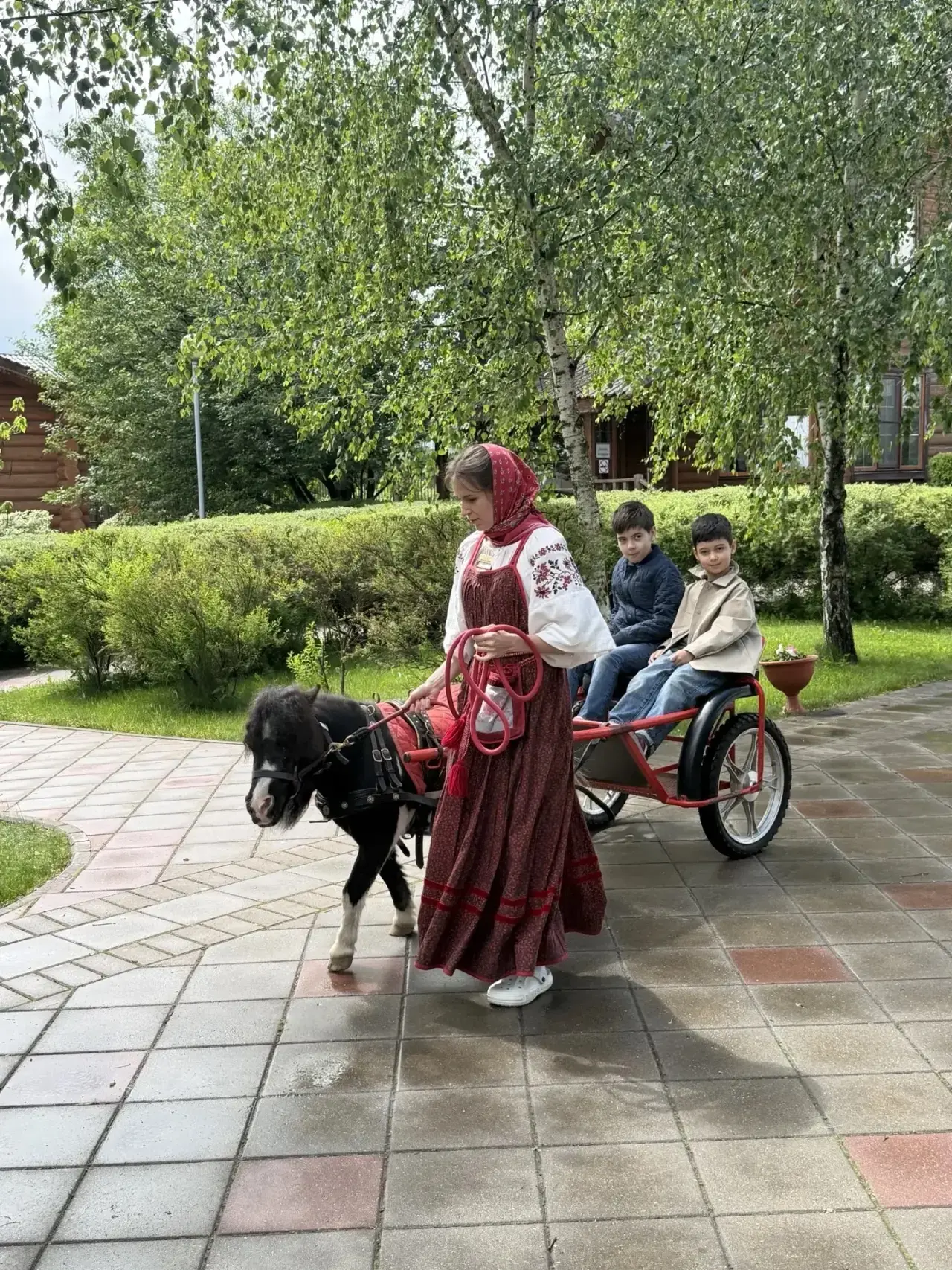 От плуга до гончарного круга  Ученики 2Г класса отправились на экскурсию в Контактную деревню в Совх