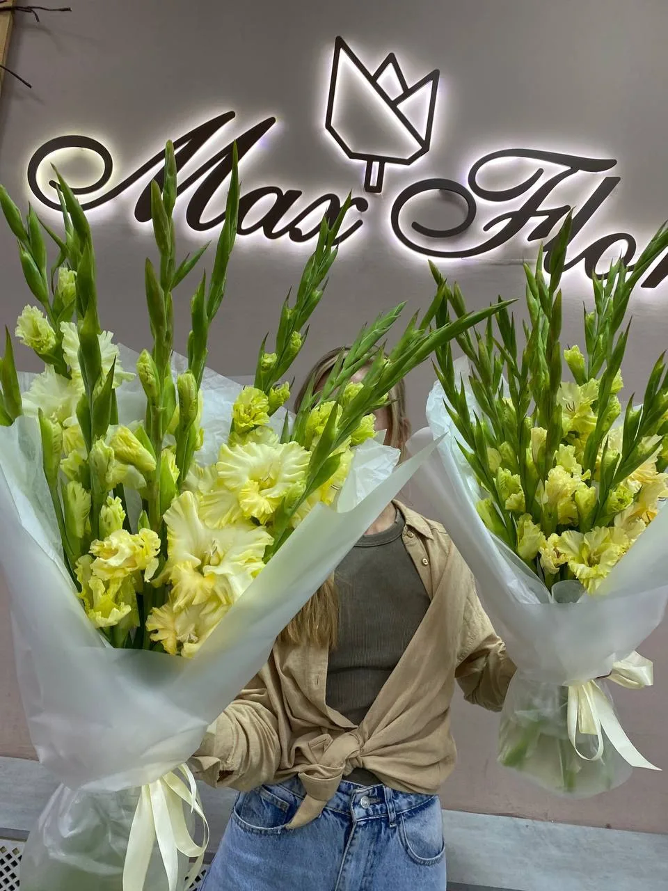 Бесплатная доставка цветов https://maxflorabuket.ru/collection/bukety