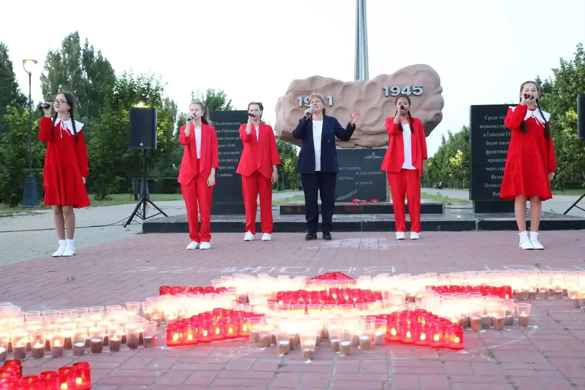 В Оренбуржье пройдет День памяти и скорби
 
22 июня – дата, которая навсегда вписана в историю нашей