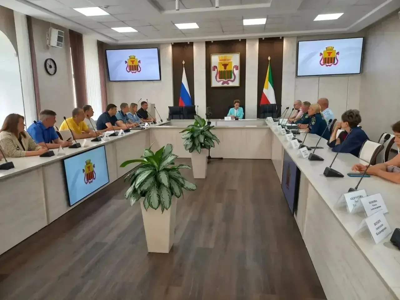 Мэр Читы Инна Щеглова провела внеплановое заседание городской комиссии по чрезвычайным ...