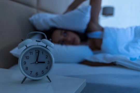 😴 5 правил для тех, кто считает овец до утра.

Знакомо? Вроде бы и глаза слипаются, но как только г