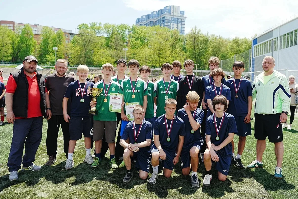 Кожаный мяч🏆

Завершились городские соревнования по футболу в рамках всероссийских соревнований «Ко