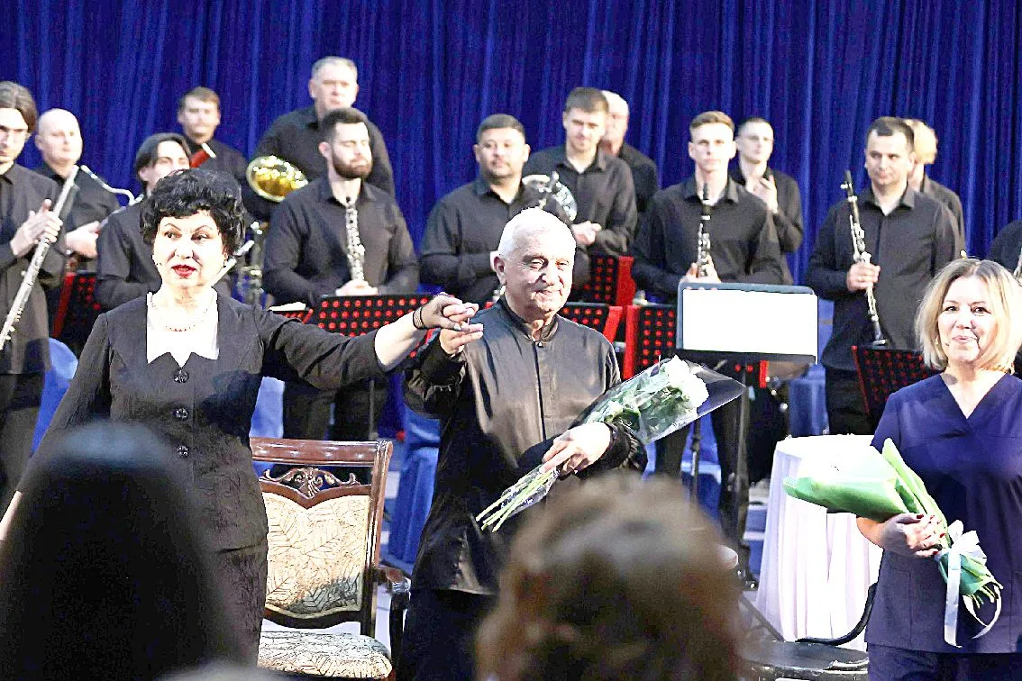 В КРАСНОДАРСКОМ МУЗЫКАЛЬНОМ ТЕАТРЕ СОСТОЯЛАСЬ ПРЕМЬЕРА «ГОРОДА РОЗ»!   «Город роз» — глубокий литера