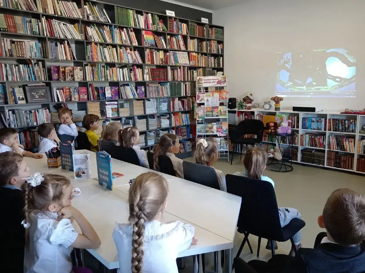 В П-Покровской модельной библиотеке стартовала Неделя детской книги. Добрая традиция, которая каждый