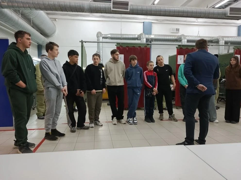 Профориентационный выезд в Омский авиационный колледж им. Н. Е. Жуковского

🚀 18.04.2026 ученики 8–