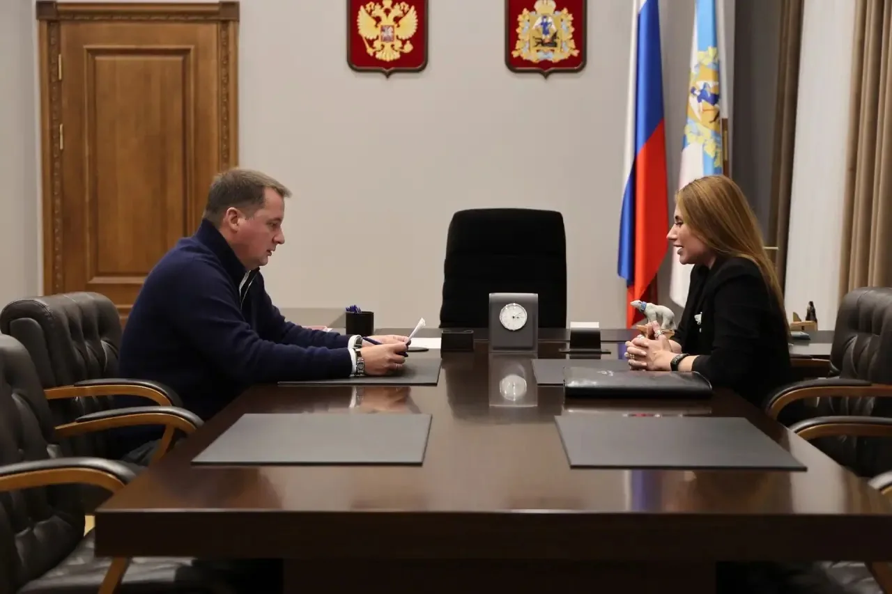 На рабочей встрече с руководителем аппарата комиссии Государственной Думы по обеспечени...