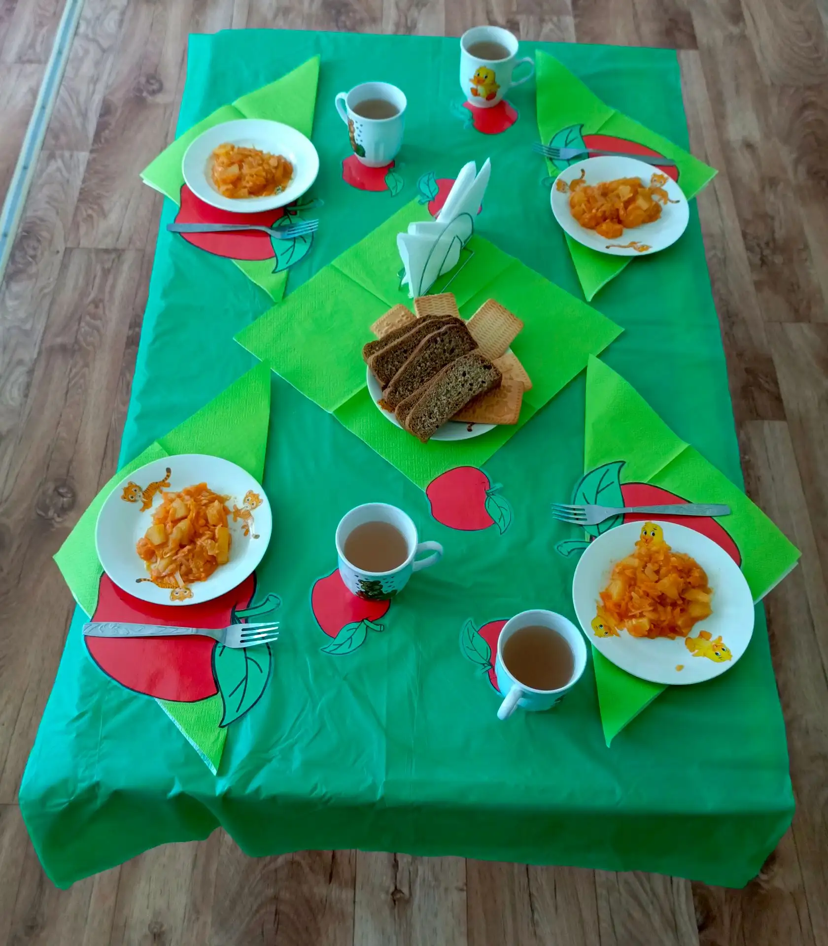 Мы продолжаем летнюю сервировку столов. 🍽 Сегодня наша сервировка, посвящена  русскому...