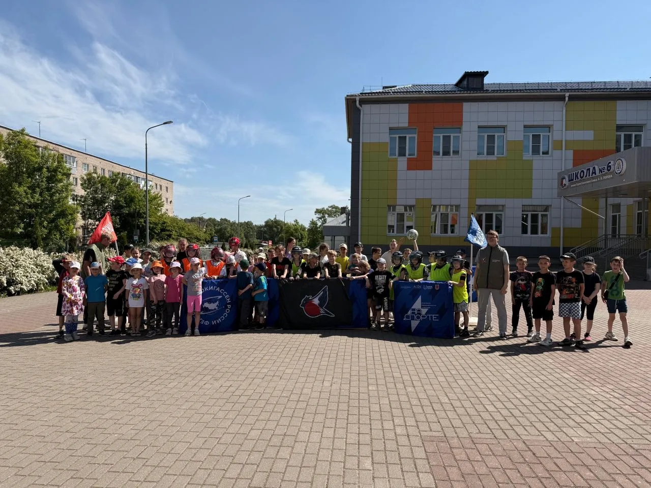 🌴Сегодня в наш лагерь «Остров дружбы» приходили студенты ВЛГАФК, чтобы провести игру ю...