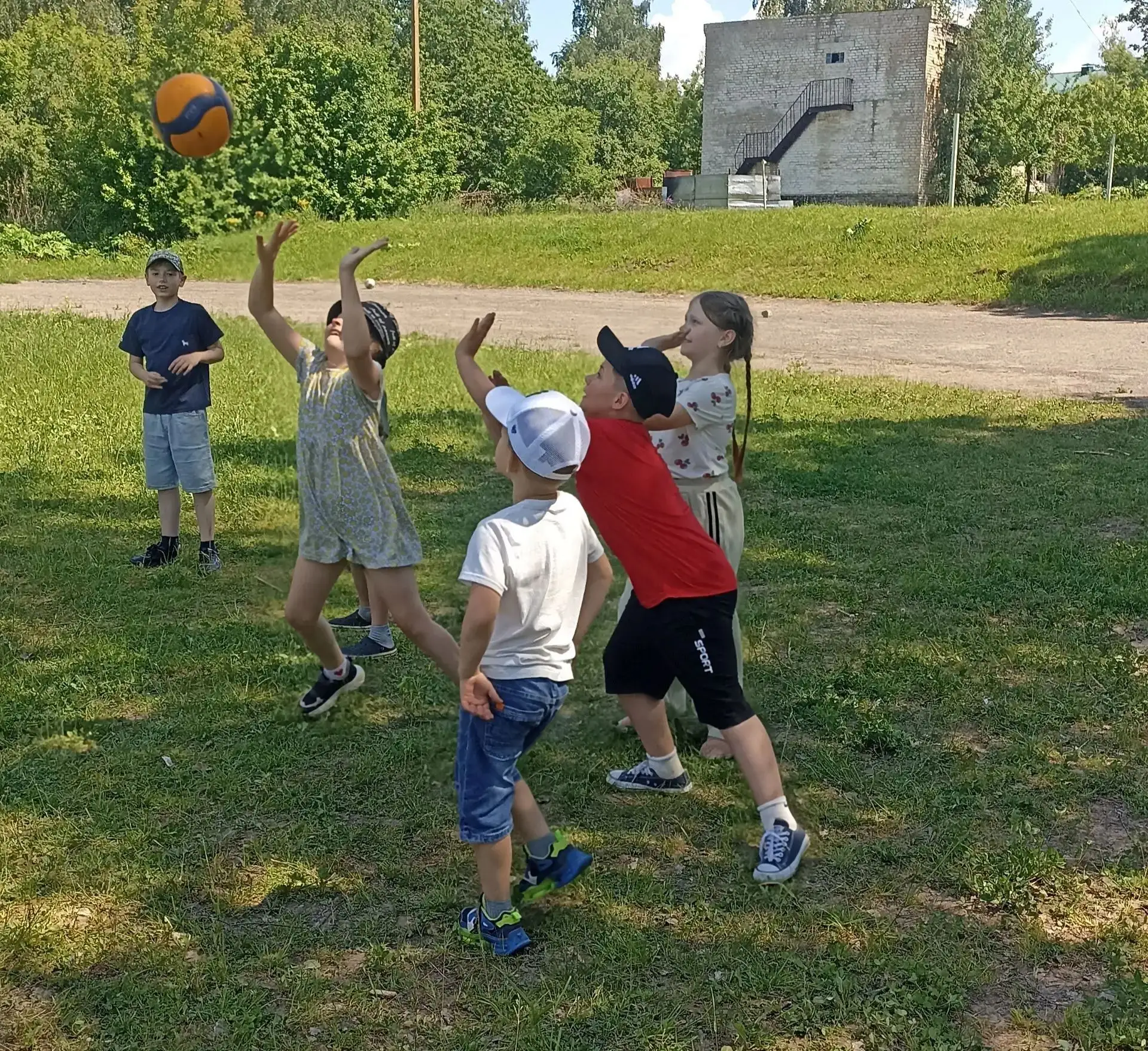 💥УРА! КАНИКУЛЫ! 

☀️Лето- самая лучшая пора, когда можно много времени проводить на свежем воздухе 