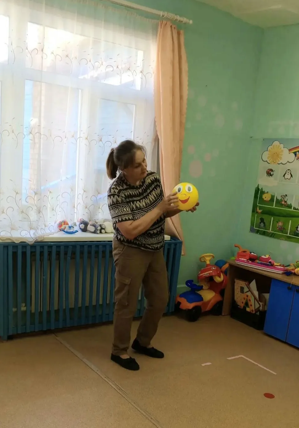 Сегодня в младшей группе прошёл замечательный праздник "Мой весёлый звонкий мяч!", который принёс  р