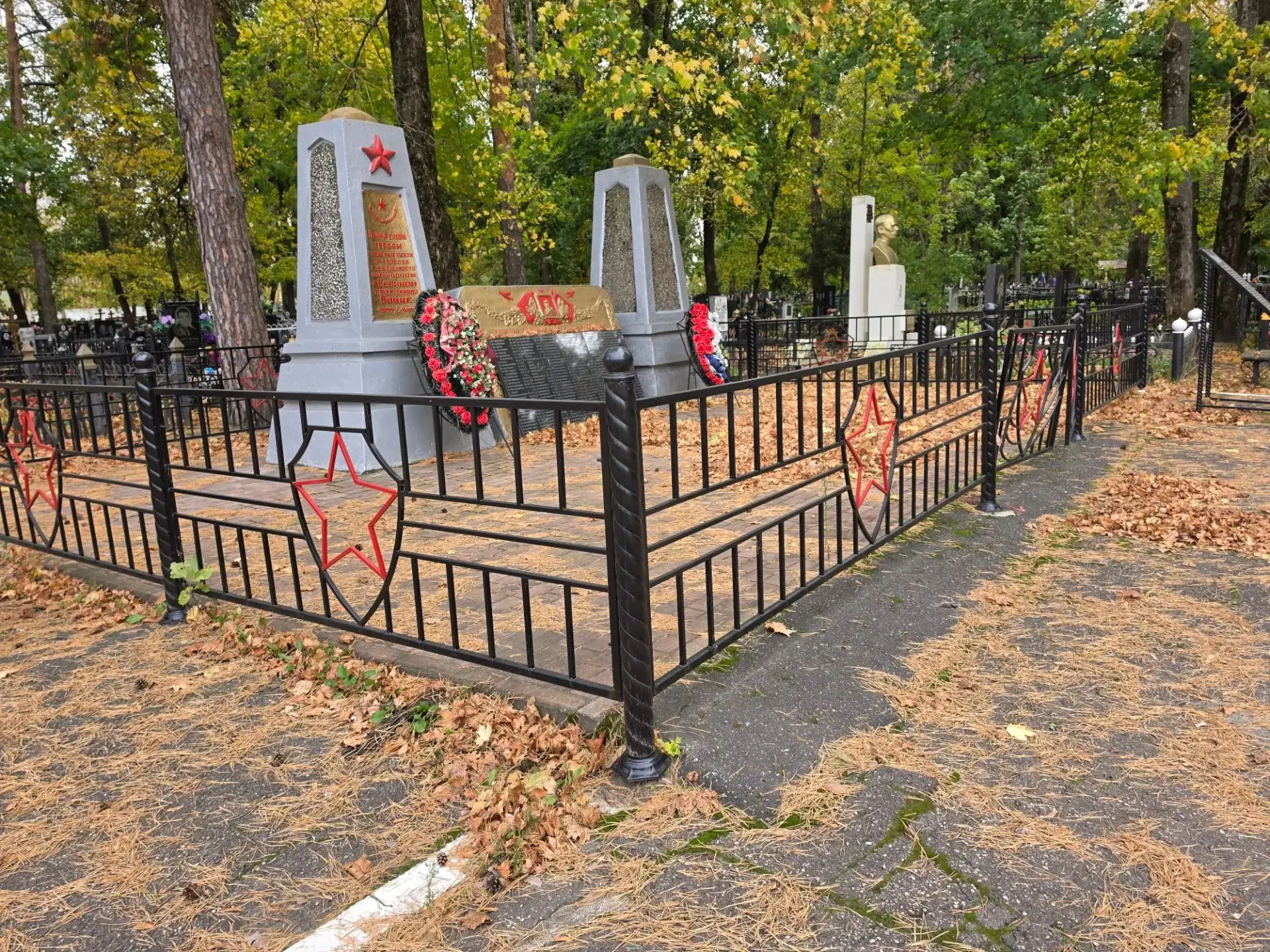 Сегодня активисты Молодежного парламента,  "Молодой Гвардии" и студенты "Движения Первы...