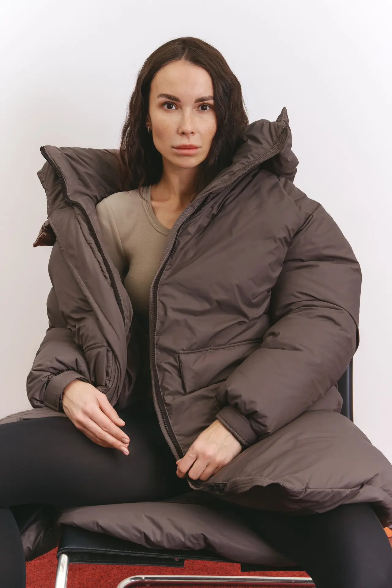 Скидки на пуховики АМИ -70%