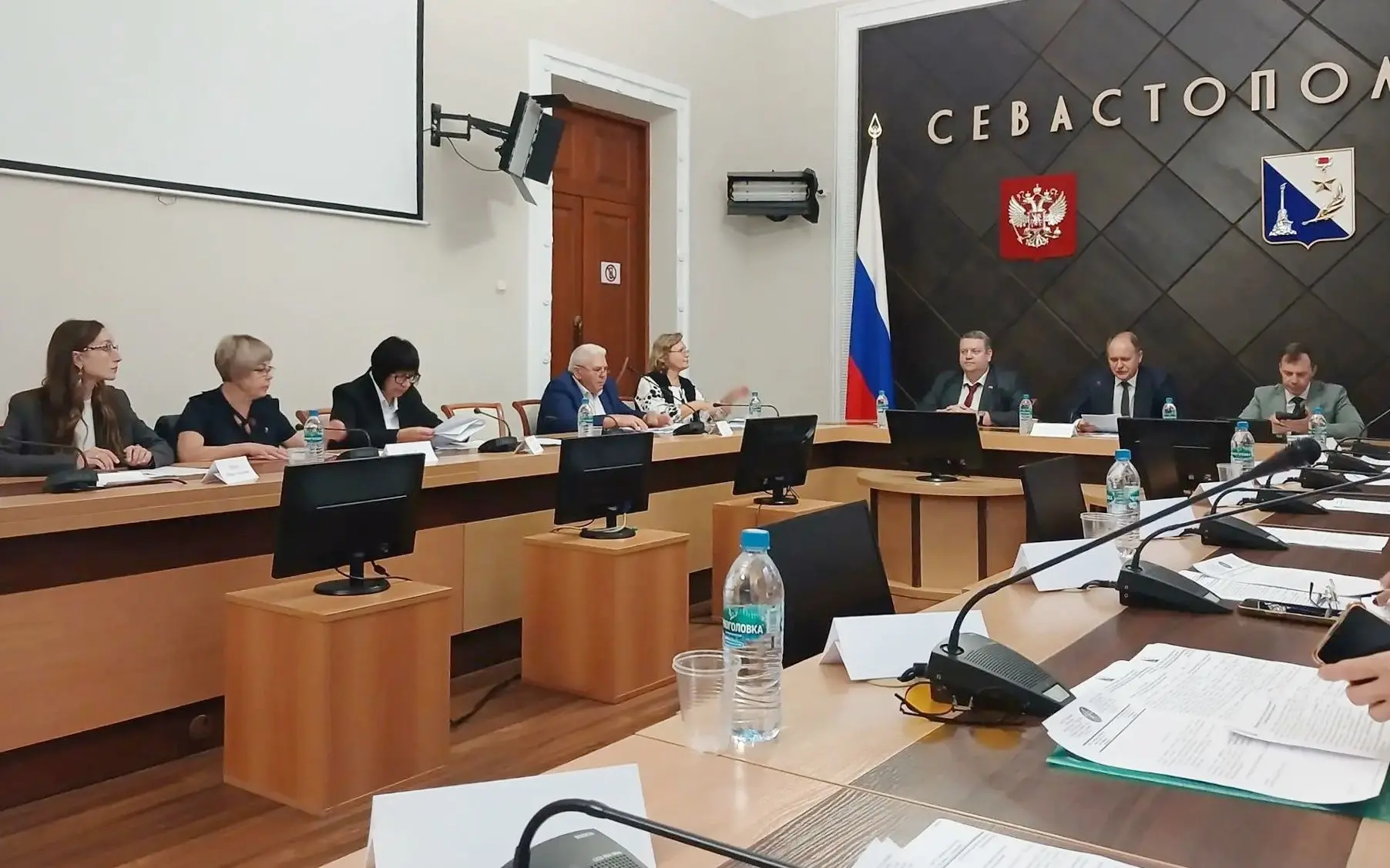 📋 В Севастополе в большом зале Правительства прошло заседание СРТК. В центре внимания:...