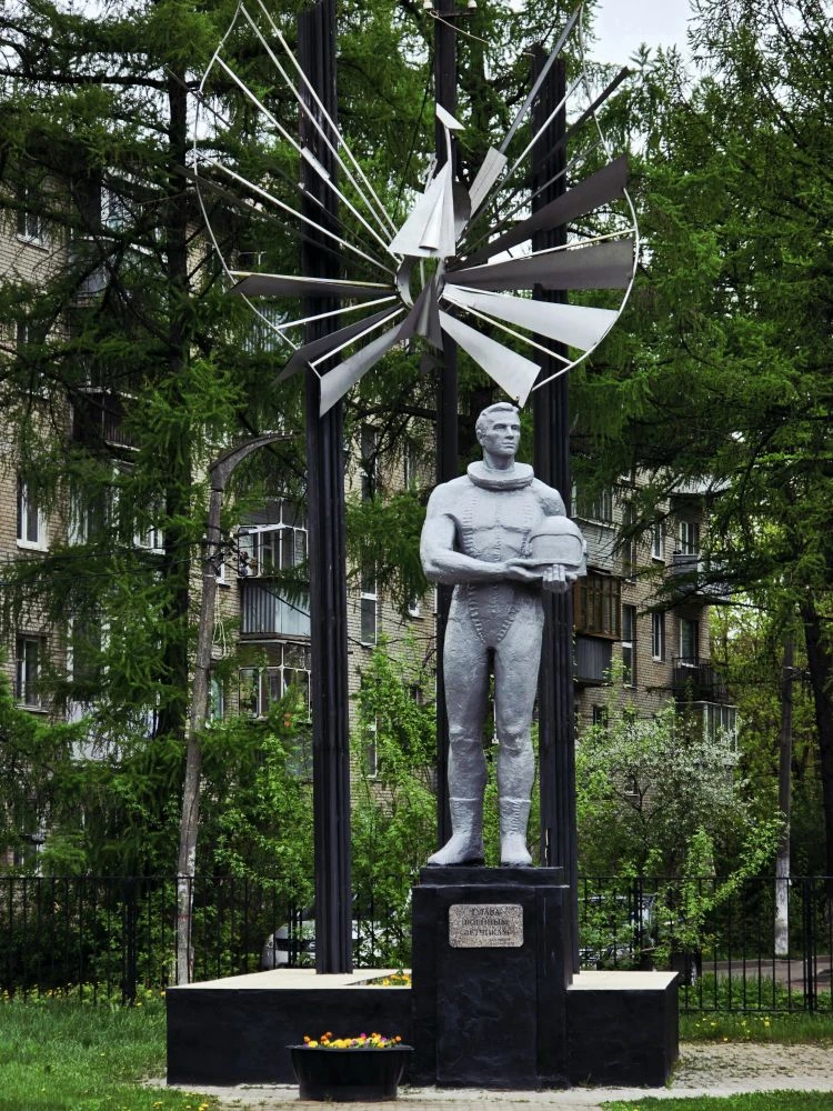 Монумент «Слава военным лётчикам»