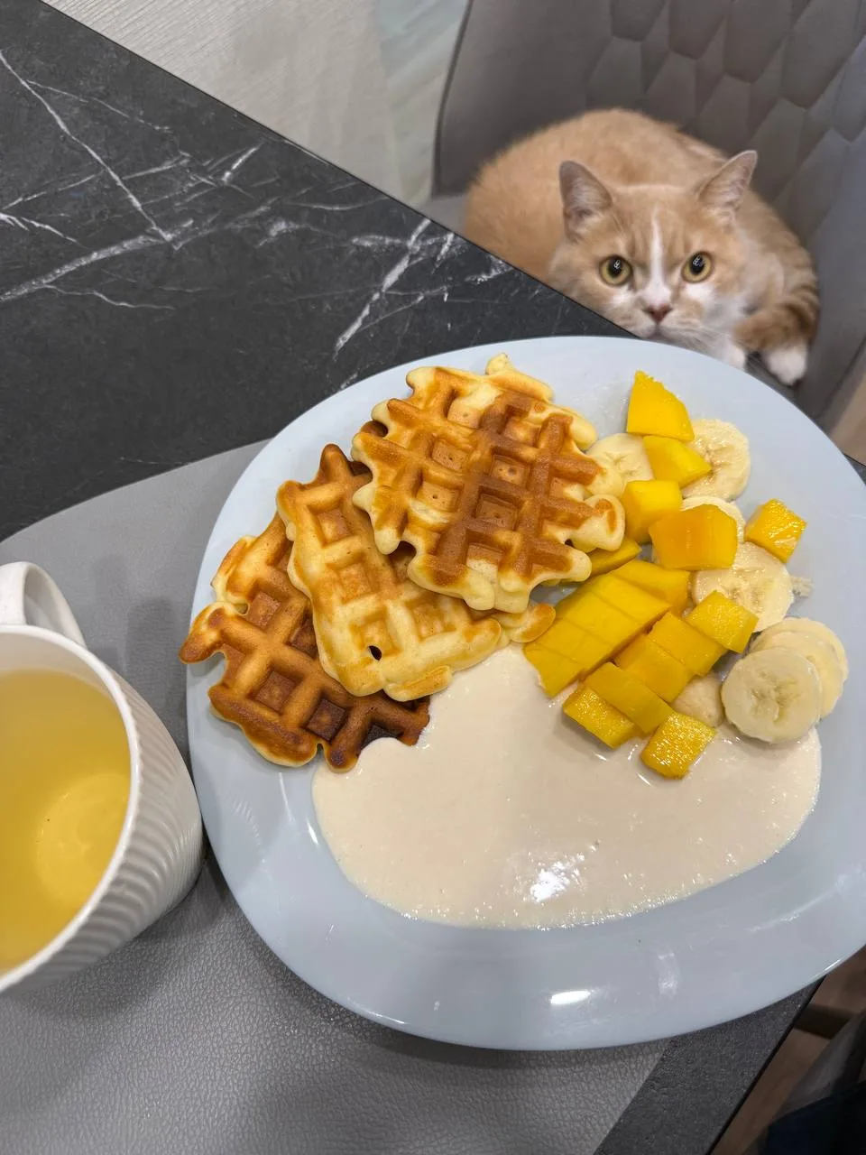 📍Что в жизни бухгалтера должно быть стабильно: вкусный завтрак и платежеспособные клиенты