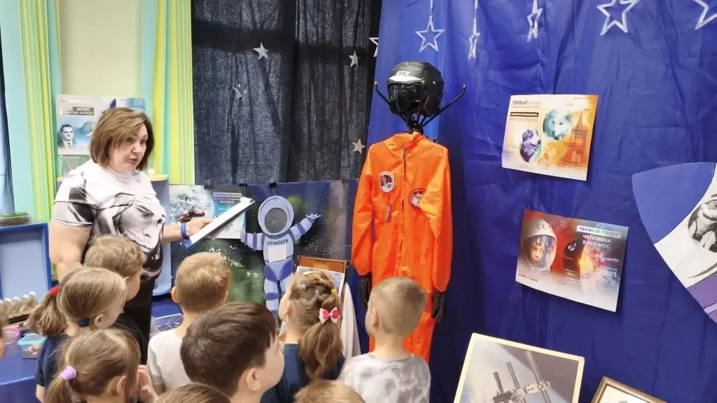 🛰️ Малыши на связи!   Наши дошкольные группы превратились в настоящую орбитальную станцию! Выставка 