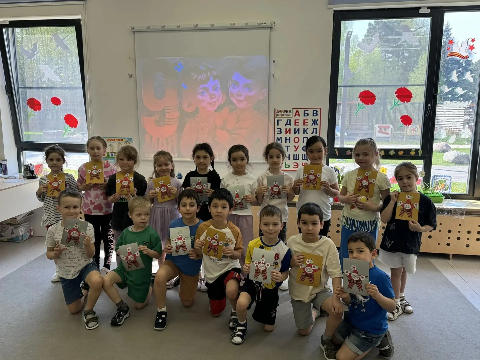 🎨 Наши дети — хранители памяти!  В преддверии 9 мая наши юные таланты подготовили трогательные рисун