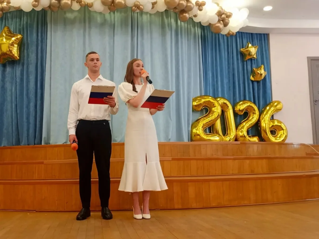 🚦 Зелёный свет мечтам! Состоялось торжественное вручение аттестатов выпускникам 9-х классов!
Сегодн