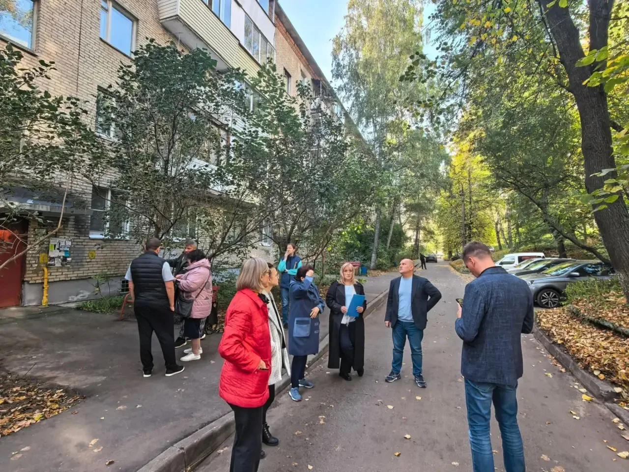 Вместе с заместителем главы Владимиром Трещинкиным и представителями ЖКХ провела рабочи...