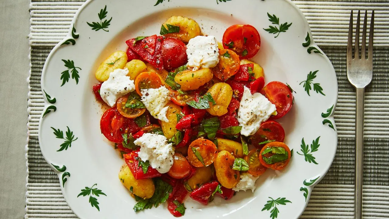 🍅 Хрустящие ньокки с перцем и моцареллой
