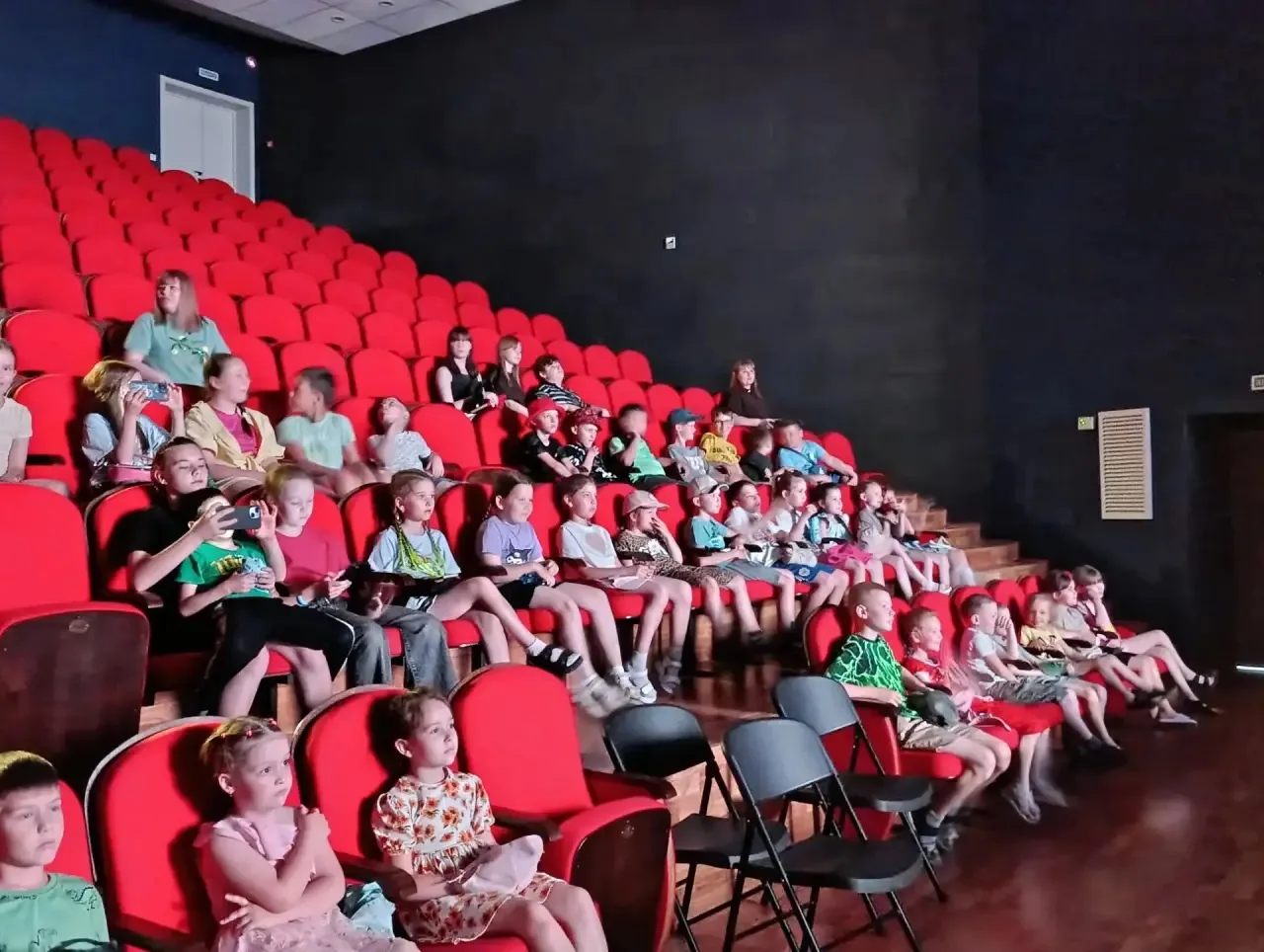 🎬 Мультипликационное приключение 🎈

Воспитанники дневного пришкольного лагеря «Яркий день» МБОУ СО