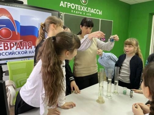 🌱 Новый шаг в профориентации: в МБОУ «СОШ №9» ст-цы Старопавловской открылись агротехн...