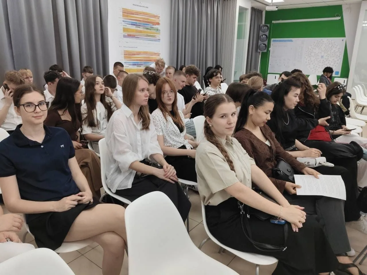 11 июня в Точке Кипения ЮФУ прошел красочный фестиваль "Благодарим тебя, Россия", орган...