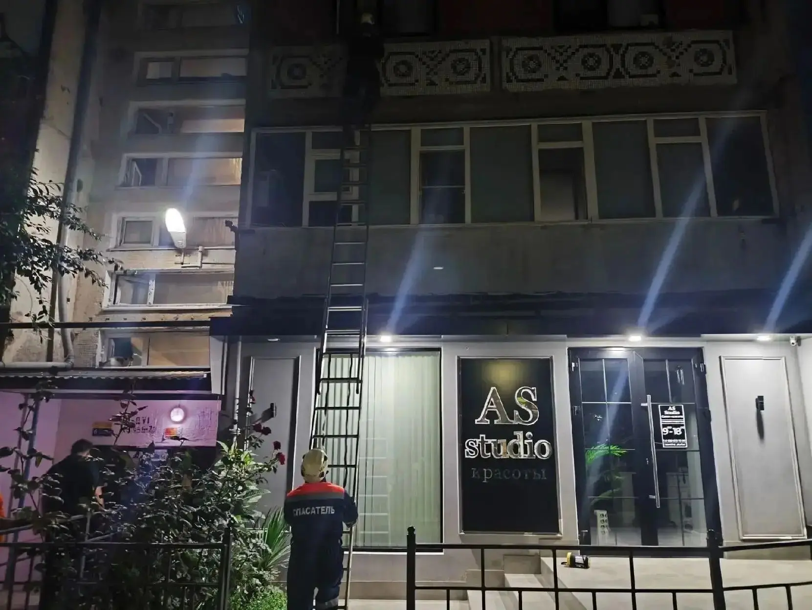 🚨Помощь дербентских спасателей потребовалась запертому в квартире ребенку