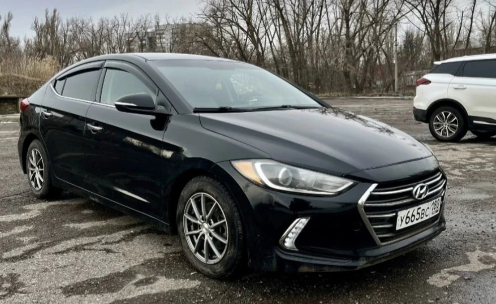 Продам Hyundai Elantra limited 2016 год автомат: Комплектация:
