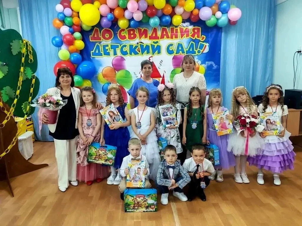 Выпускной для ребят волнующее событие! И радостное, и  грустное одновременно. Казалось бы, только вч