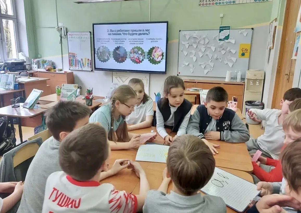 🌱Неделя Земли в начальной школе  💚 Ребята говорили о том, почему важно беречь природу и как каждый м