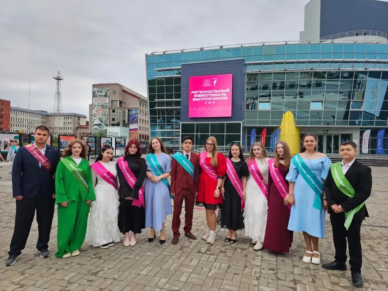 #ПервичкаВДеле

Выпускники нашей школы на фестивале «Это юность моя»! 🎓

На днях наши выпускники пр