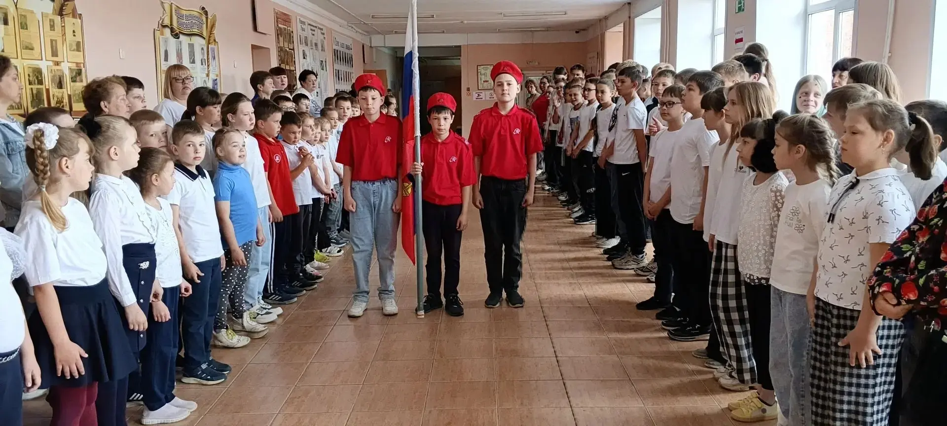 🇷🇺 День России в пришкольном лагере «Летняя карусель»: праздник патриотизма и творчества! 🇷🇺 
 
