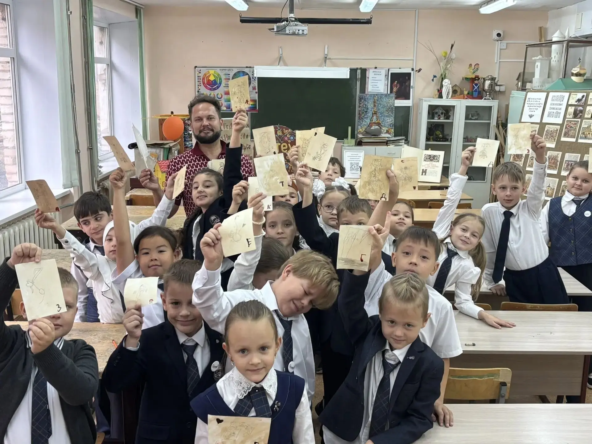 🎉 Всемирный день грамотности: путешествие в историю письменности! 🎉