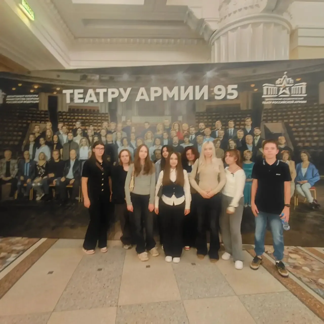 🎭 Ребята из 8 «А» класса побывали в Театре Российской Армии и окунулись в мир пушкинск...