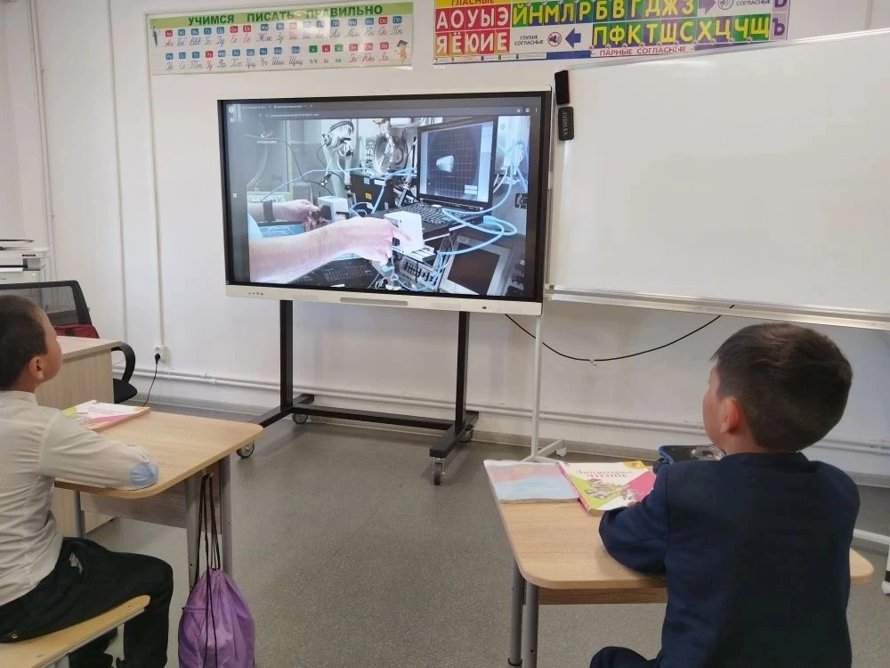 🌌✨Сегодня, 6 апреля 2026 года, в МАОУ СОШ с. Аксы-Барлык прошёл ВУД «Разговор о важном...