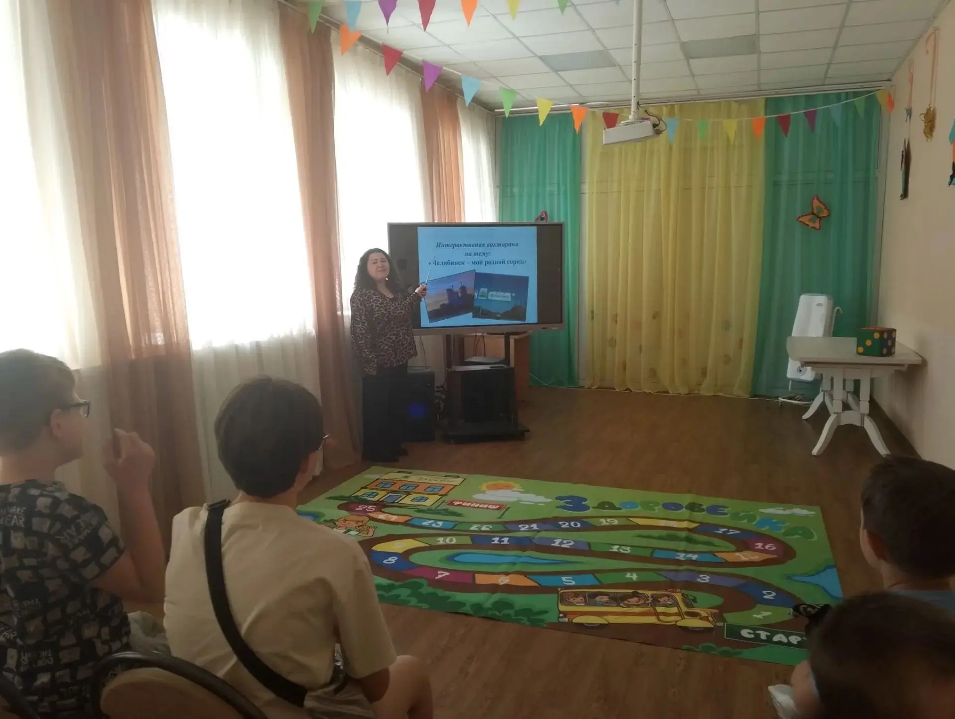 Знакомимся с родным городом!
 
17 июня в Центре «Здоровье» социальные педагоги провели интерактивную