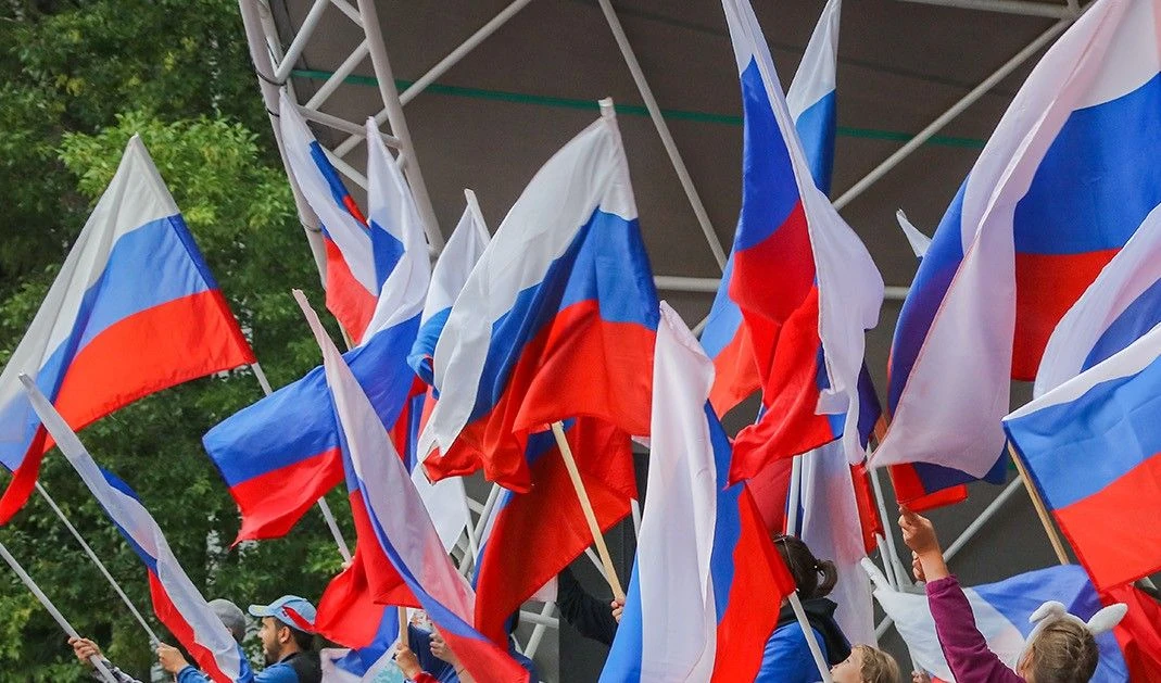 День, в который тысячи россиян вернулись домой. Сегодня мы отмечаем воссоединение Донец...