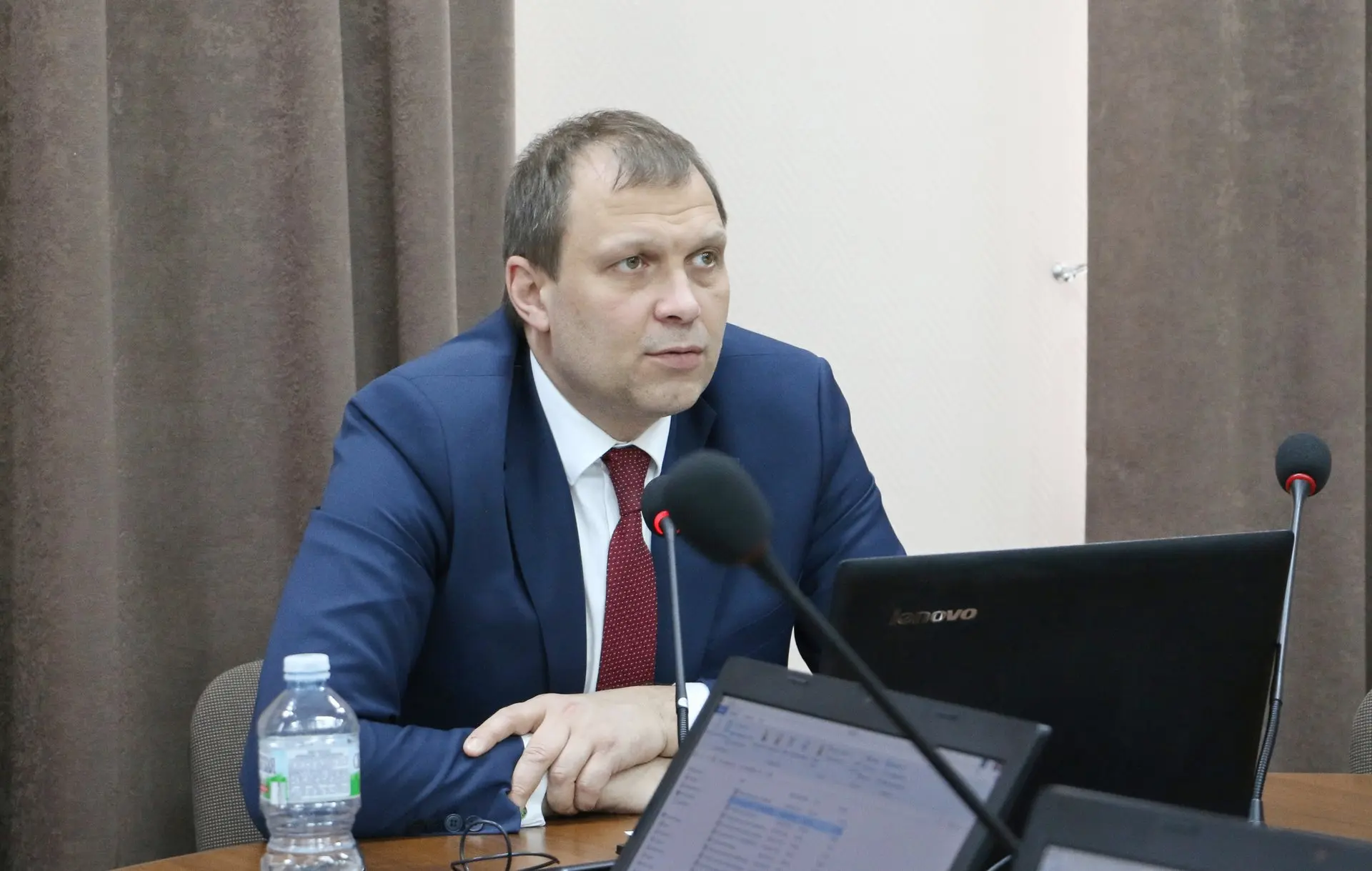 Состоялось заседание комитета по бюджетным вопросам под председательством Николая Гришина

Депутаты 