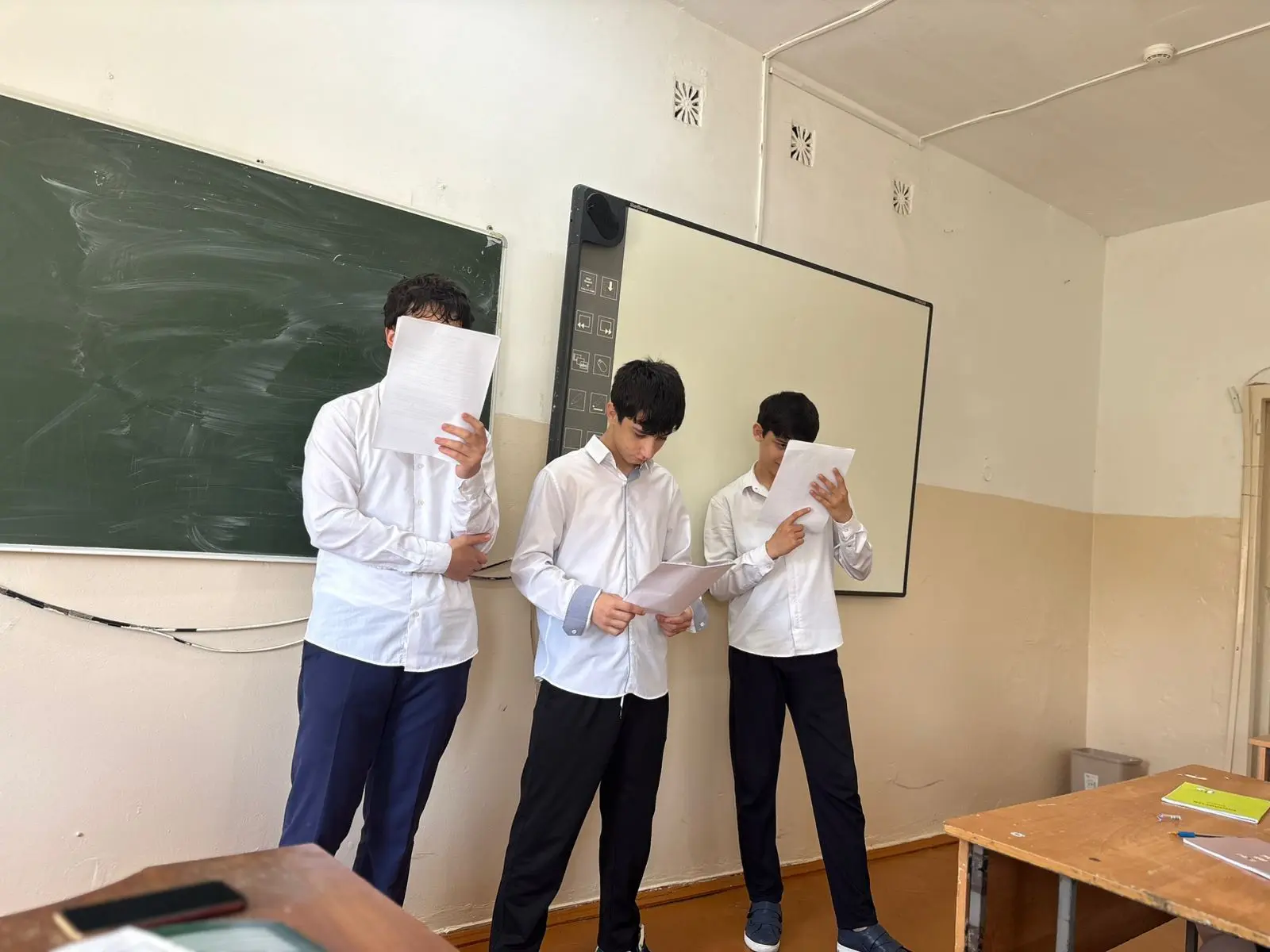 Сегодня, 20.05.2026 г. в 9² классе прошел урок-лекция , посвящённая противодействию терроризму. Учащ