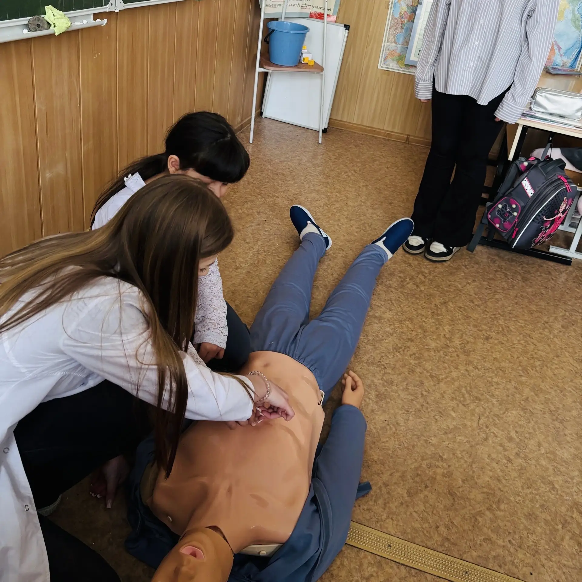 🌟 Важное событие в нашей школе!    ⛑️Сегодня команда Первые-102, состоящая из обучающихся химико-био