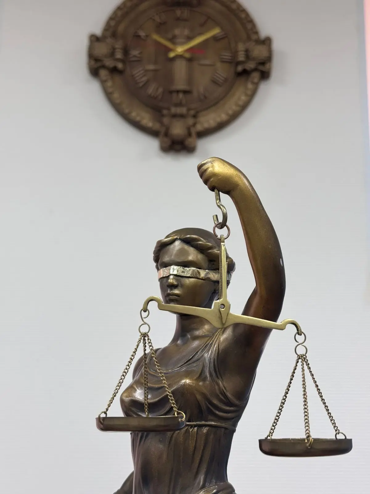⚖️ ВЫНЕСЕН ПРИГОВОР ПО ДЕЛУ ОБ ОРГАНИЗАЦИИ НЕЗАКОННОГО ПРЕБЫВАНИЯ ИНОСТРАННЫХ ГРАЖДАН В РФ