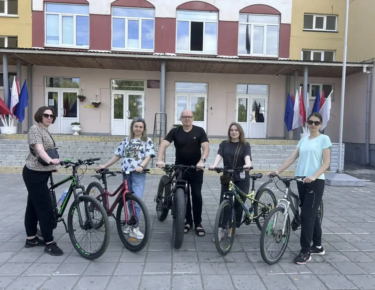 НА РАБОТУ — НА ВЕЛОСИПЕДЕ!