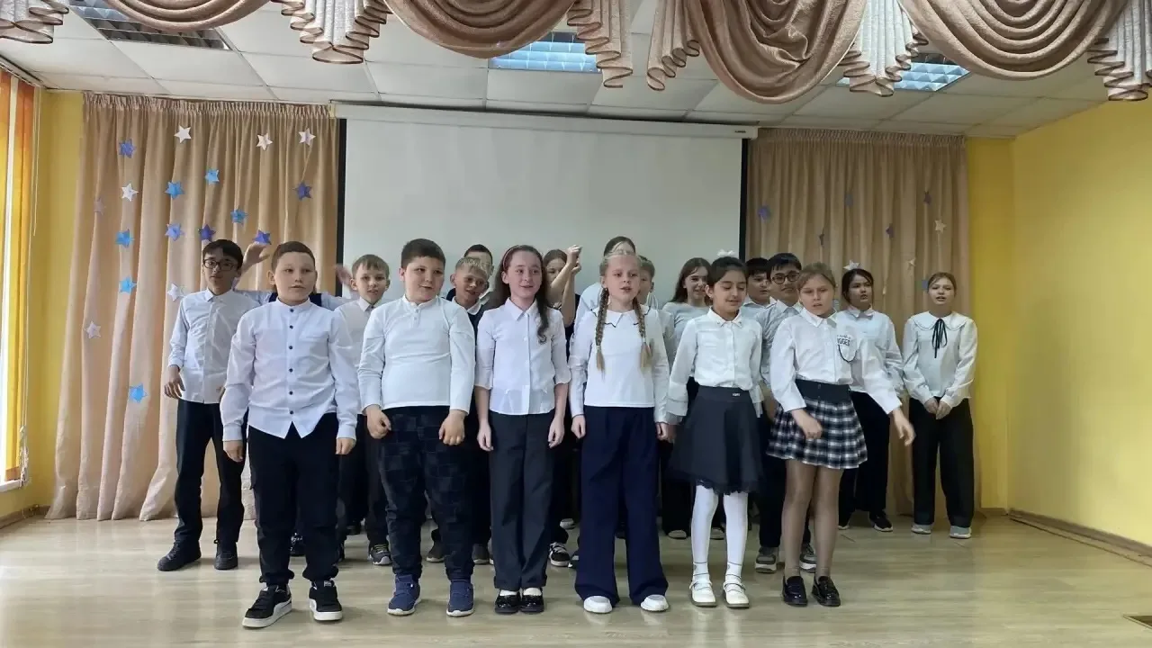 🚀 КОСМИЧЕСКИЙ ХОР  ✨ В апреле в нашей школе прошёл яркий и вдохновляющий конкурс «Космический хор». 