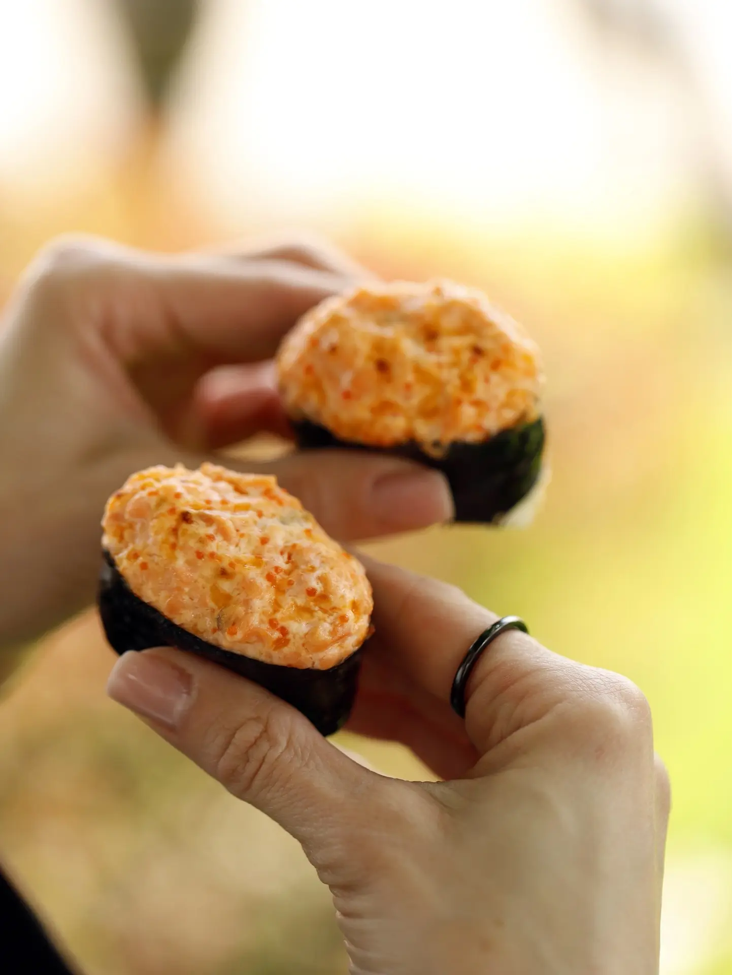 Лето — пора лёгкости, солнца и… гунканов с лососем от SUSHIBOX ☀️🍣